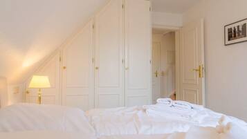 2 slaapkamers, een strijkplank/strijkijzer, gratis wifi, beddengoed