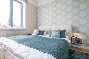 1 habitación, tabla de planchar con plancha, wifi gratis y ropa de cama 