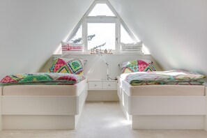 4 Schlafzimmer, Schreibtisch, Bügeleisen/Bügelbrett, kostenloses WLAN