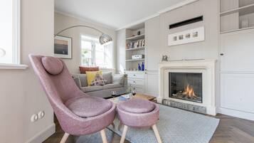 Télévision, cheminée