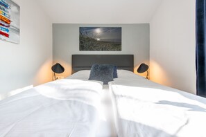 2 chambres, fer et planche à repasser, Wi-Fi gratuit, draps fournis