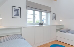 3 habitaciones, escritorio, tabla de planchar con plancha y wifi gratis 