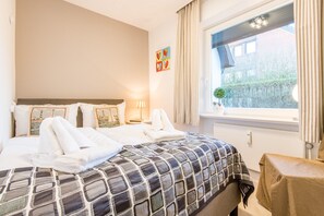 2 bedrooms, iron/ironing board, free WiFi, bed sheets