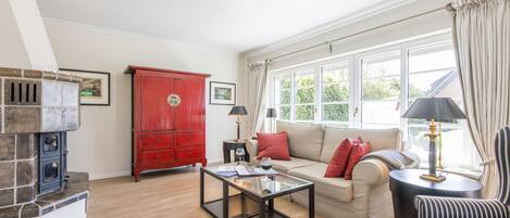 Téléviseur, foyer, lecteur de DVD