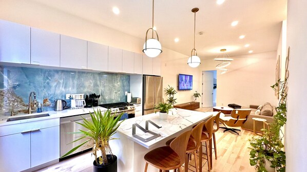 Private kitchen - Lovely stylish suite in a historical Brooklyn area (Brooklyn)