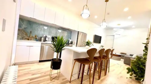 Lovely stylish suite in a historical Brooklyn area