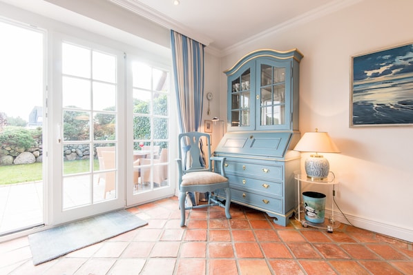 المنشأة من الداخل