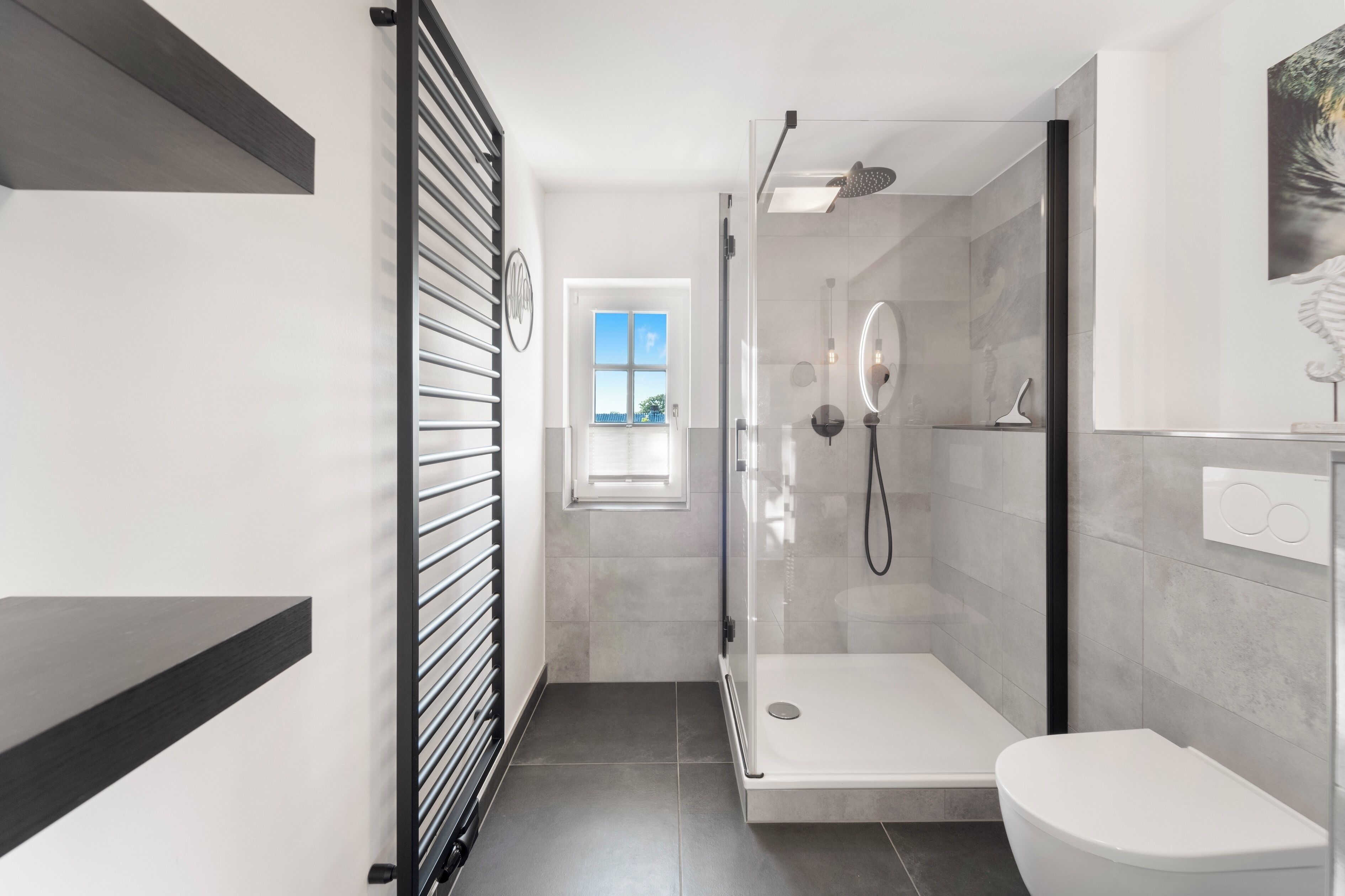 Shower, towels