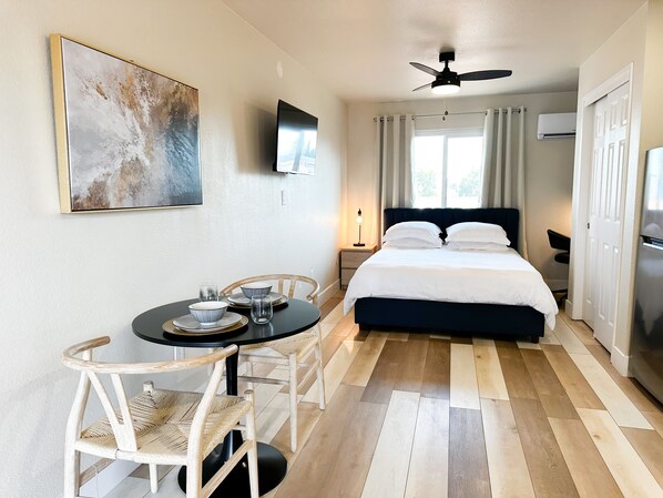 1 chambre, fer et planche à repasser, Wi-Fi gratuit, draps fournis