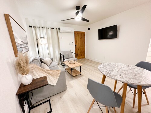 New & updated 2-bedroom 1 bathroom apt. Near Modesto 1mile from HWY 99