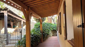 Enceinte de lâhĂ©bergement