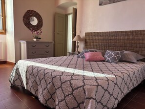 3 Schlafzimmer, Zimmersafe, Bügeleisen/Bügelbrett, Reisekinderbett