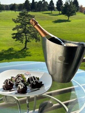 Luxury Studio Suite, 1 Bedroom, Golf View | Terrace/patio