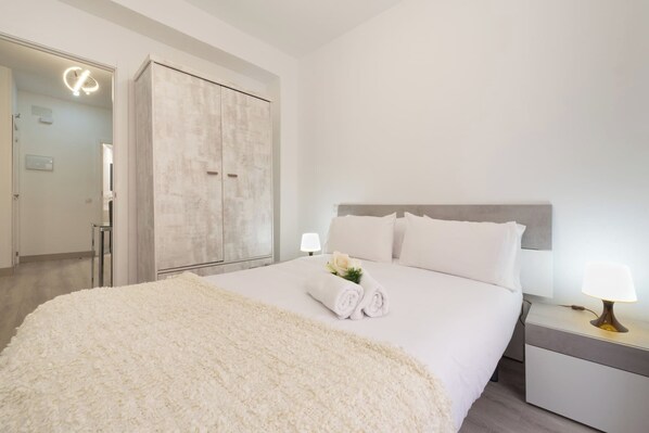 2 bedrooms, iron/ironing board, travel crib, free WiFi