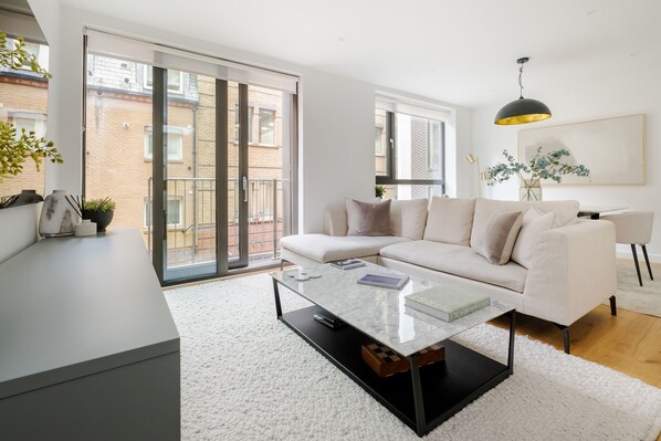 スマートテレビ、テレビゲーム、Netflix、書庫