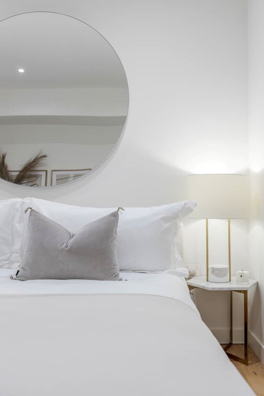 3 bedrooms, in-room safe, iron/ironing board, travel cot