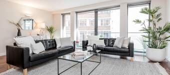 Stylish & Modern Oxford Street balcony Flat | 2BR 2BA