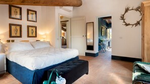 4 bedrooms, iron/ironing board, free WiFi, bed sheets - Anticiana 8, Emma Villas (Lucca)