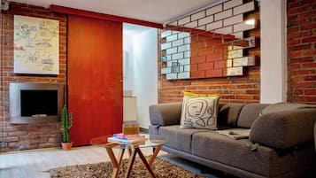 TV, fireplace, stereo, offices