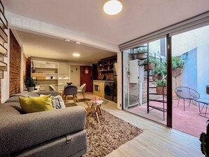 Fernseher, Kamin, Stereoanlage, Arbeitsbereiche