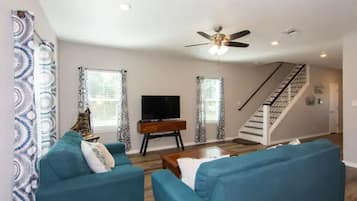 Smart-TV, DVD-Player, Bücher