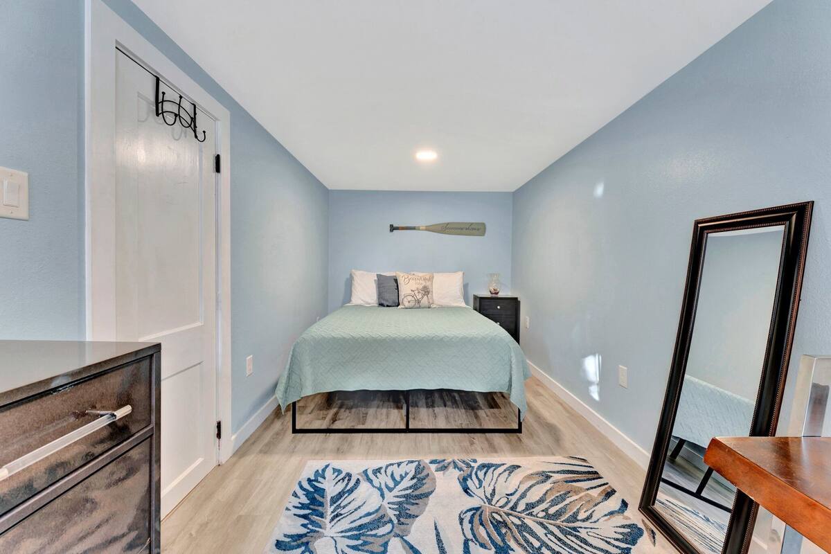 Premium bedding, memory-foam beds, iron/ironing board, free WiFi
