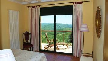 1 slaapkamer, een bureau, een strijkplank/strijkijzer, gratis wifi