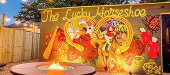 The Lucky Horseshoe 4BR, 1.5BA Derby-side retreat