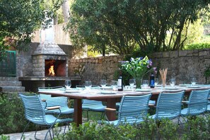 Outdoor dining - Villa del Mar - LUXURY VILLA with POOL & GARDEN (Rogac, Solta)