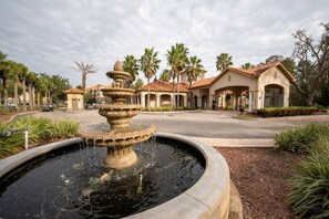 Property grounds - Family-friendly 3BR at Tuscana Resort Near Disney (Davenport)