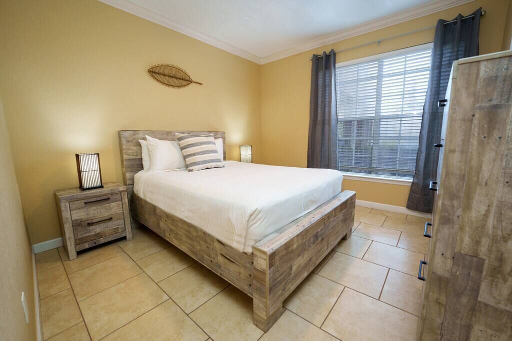 6 habitaciones, tabla de planchar con plancha, cuna de viaje y wifi 