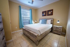 6 habitaciones, tabla de planchar con plancha, cuna de viaje y wifi 