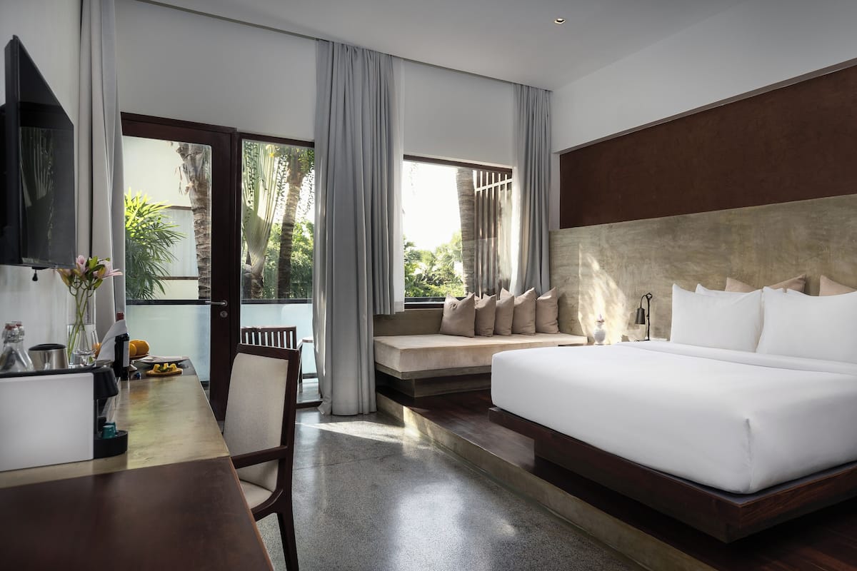 1 bedroom, Frette Italian sheets, premium bedding, Select Comfort beds
