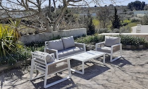 Terrace/patio - Trullo Genista with Private Pool in the Golden Triangle, Puglia Italy (Martina Franca)