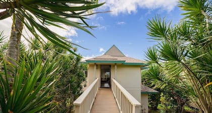 Magical views of Hanalei Bay, Napali Coast and the Makai Golf Course in a beautifully styled home