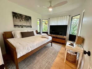 3 Schlafzimmer, Schreibtisch, Bügeleisen/Bügelbrett, Reisekinderbett