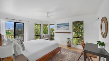 3 bedrooms, desk, iron/ironing board, travel crib