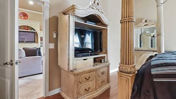 3 bedrooms, desk, iron/ironing board, WiFi