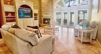 Casa Oasis Extra Large home. Centrally located.