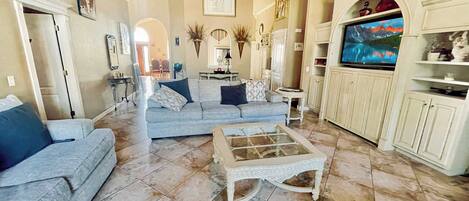 Télévision, cheminée, espaces bureaux