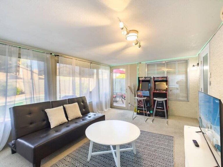 Desert Oasis - 3bdr Luxury Home Pool/game Room - Chandler, AZ