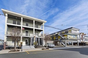 Exterior - 2 Bedroom with a Pool, steps to the beach! (Wildwood)