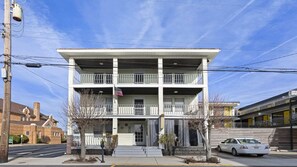 Exterior - 2 Bedroom with a Pool, steps to the beach! (Wildwood)
