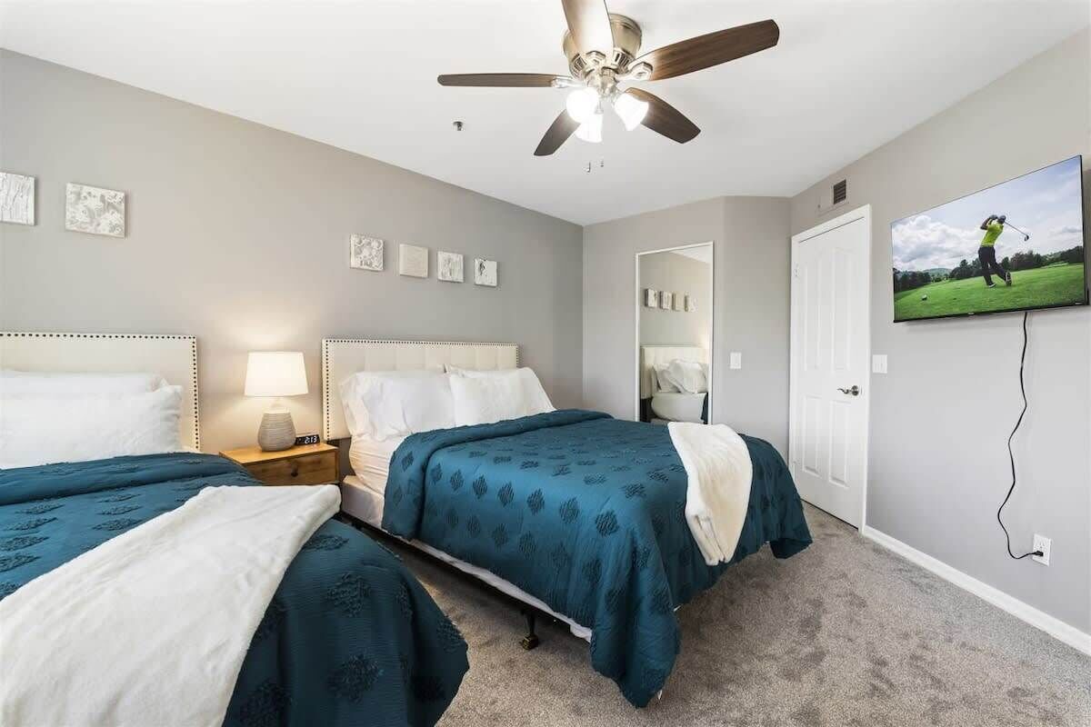 2 bedrooms, desk, iron/ironing board, travel crib