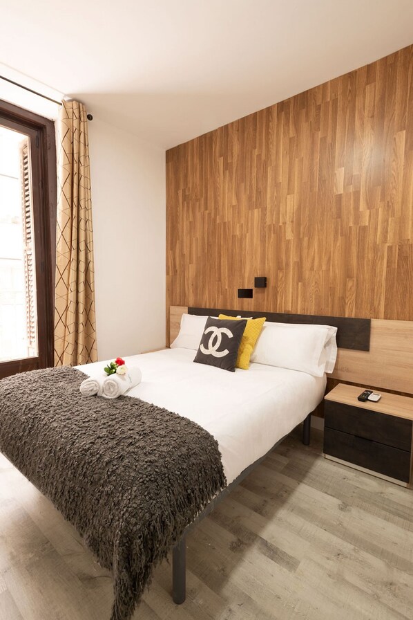 3 bedrooms, iron/ironing board, travel cot, free WiFi