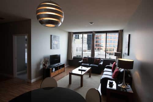 City Apartment, 2 Queen Beds | Living area