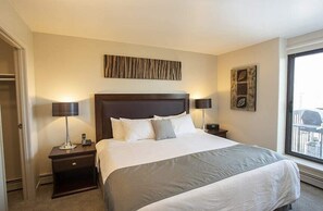 Fer et planche à repasser, Wi-Fi gratuit, draps fournis