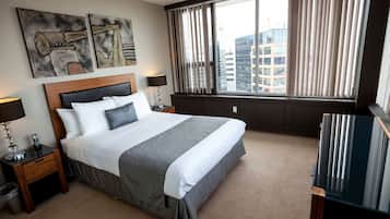 City Apartment, 2 Queen Beds | 1 bedroom, iron/ironing board, free WiFi, bed sheets