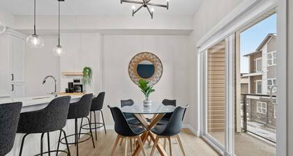 Fireside Vista | King Bed | Cable | Pets | Modern