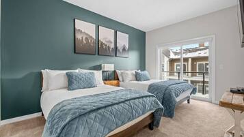 2 室のベッドルーム、デスク、WiFi (無料)、ベッドシーツ